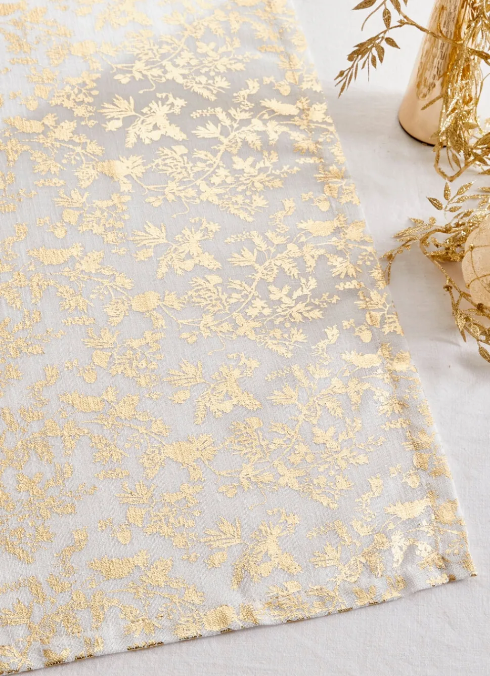 Bouchara CHEMIN DE TABLE IMPRIMÉ FEUILLES DÉES OR