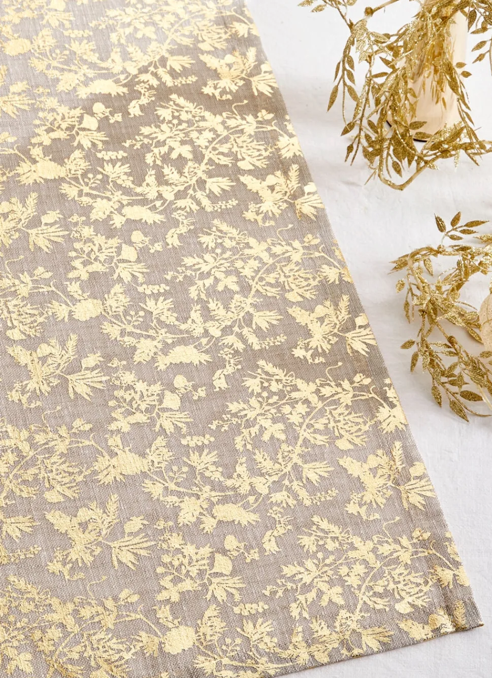 Bouchara CHEMIN DE TABLE IMPRIMÉ FEUILLES DÉES OR