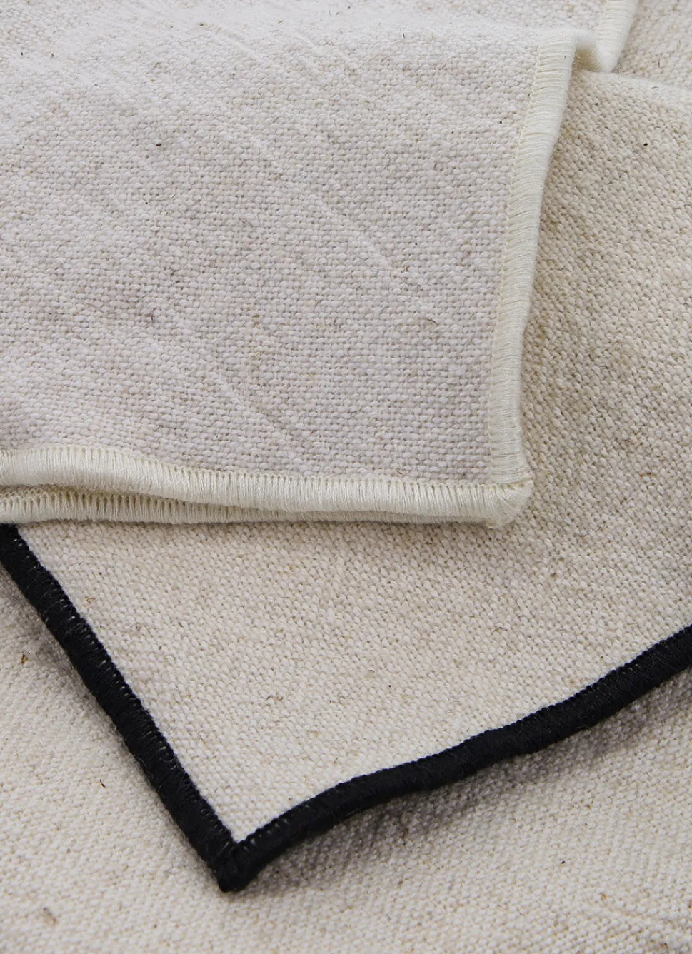 Discount Bouchara COUSSIN UNI COTON-LIN AVEC BOURDON CONTRASTÉ ÉCRU/NOIR