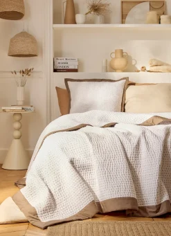 Bouchara COUVRE-LIT PIQUÉ DE COTON FINITION SATIN DE COTON BRONZE