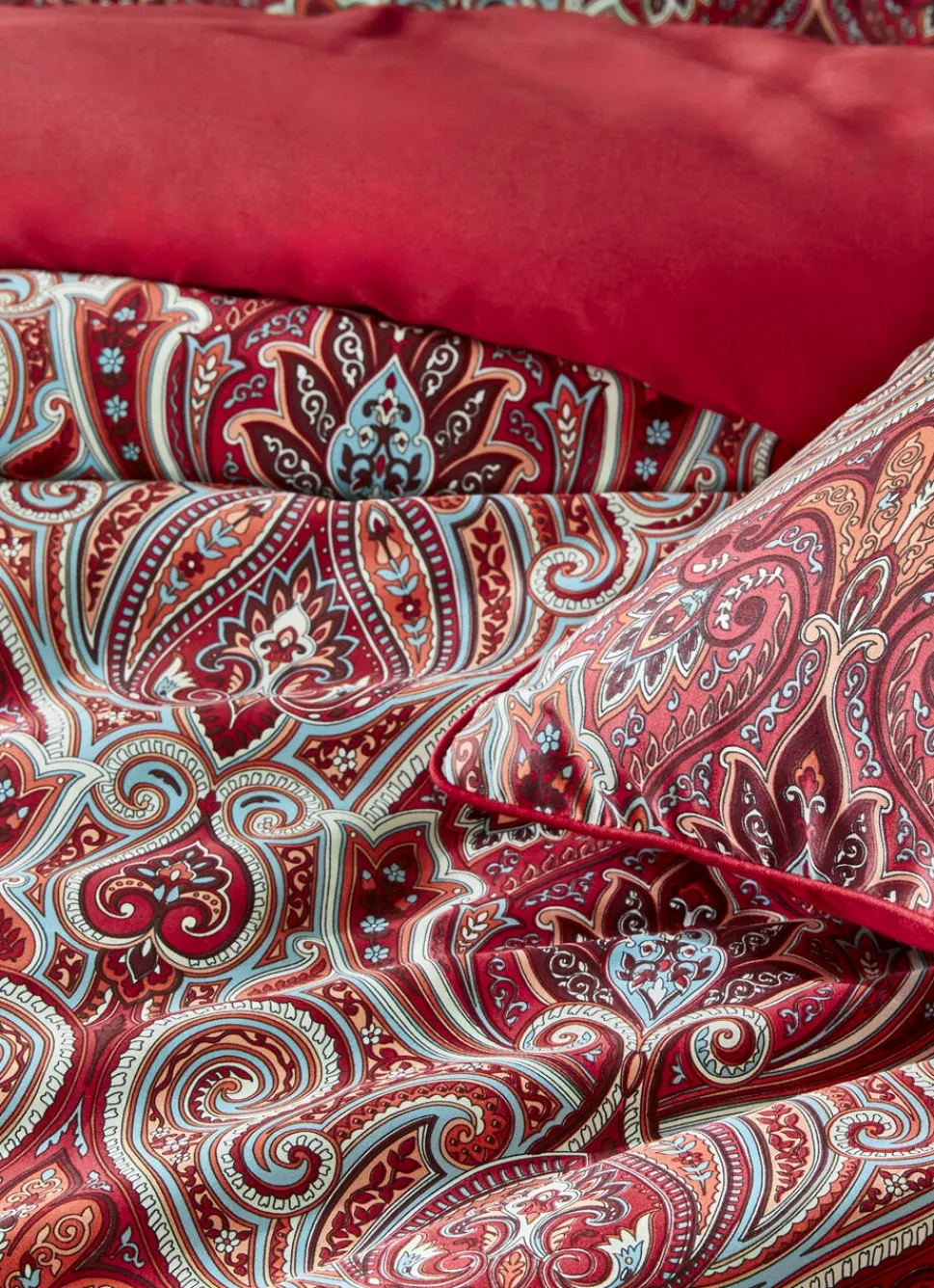 Sale Bouchara HOUSSE DE COUETTE EN SATIN DE COTON SUBLIME ROUGE