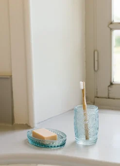 Outlet Bouchara PORTE-SAVON EN VERRE COLORÉ GRAVURES DE FLEURS BLEU CLAIR