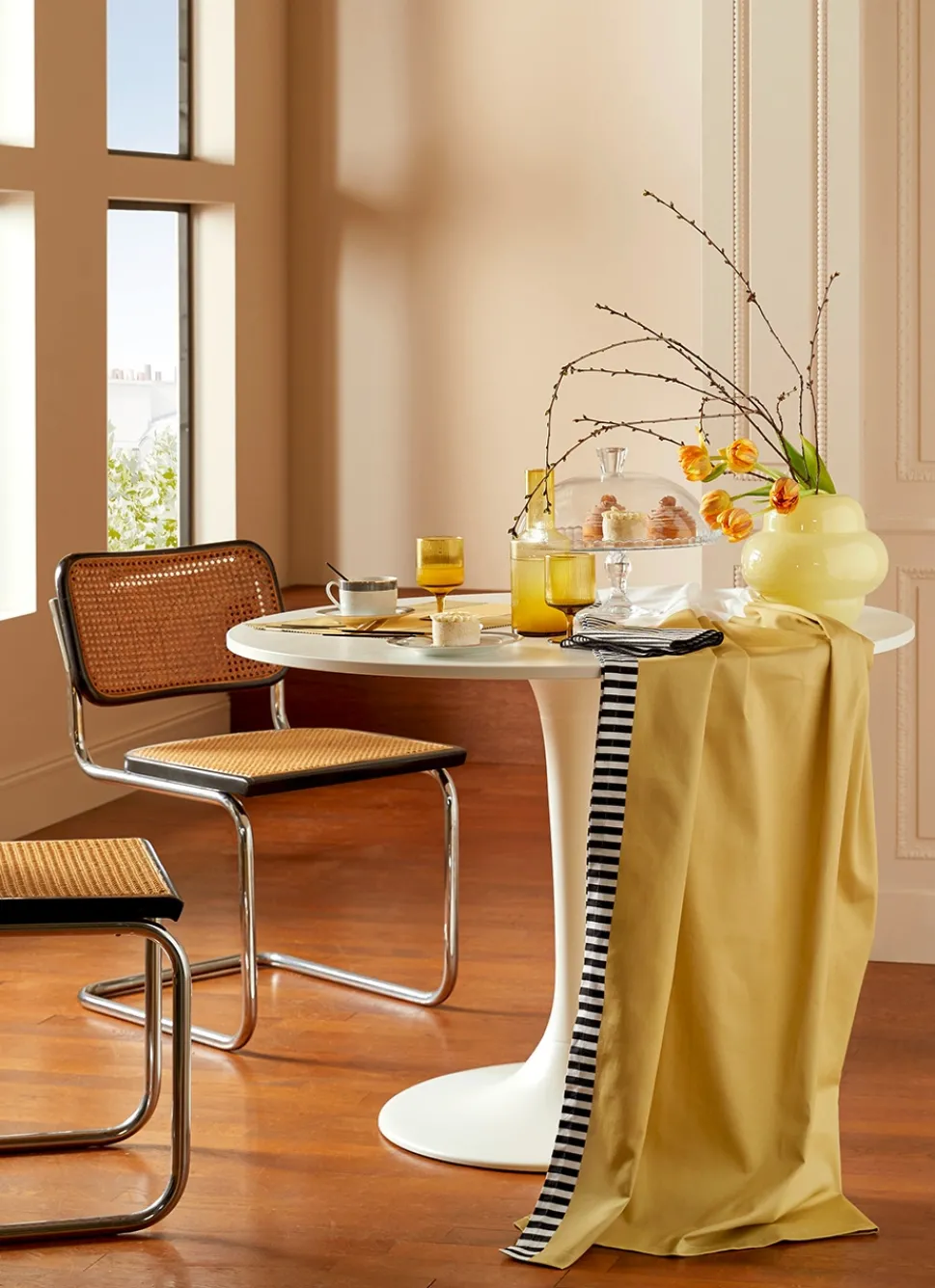 Hot Bouchara VASE EN VERRE COLORÉ SOUFFLÉ À LA BOUCHE JAUNE PASTEL