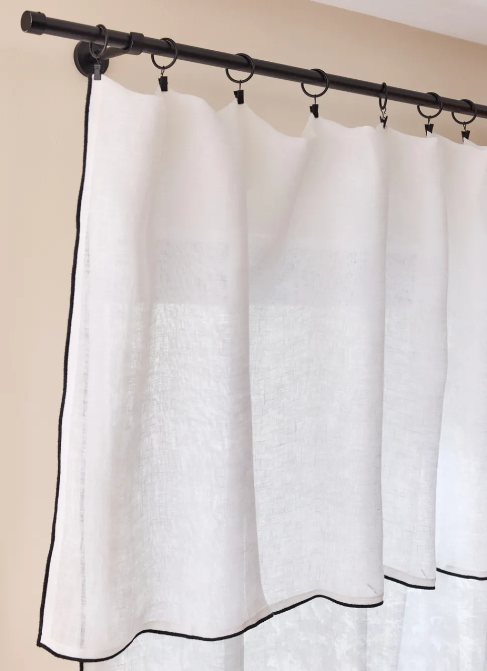 Bouchara VOILAGE EN LIN ET BOURDON CONTRASTÉ BLANC/NOIR